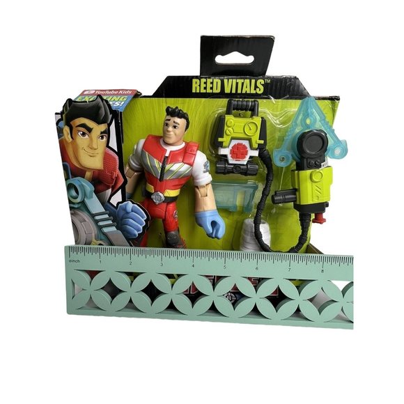Rescue Heroes Reed Vitals Medical Rescue Cadet With Backpack Fisher Price New - Picture 12 of 12